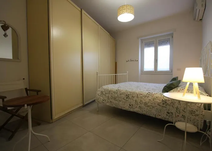 Piramide House *